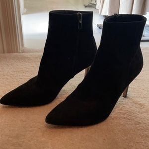 Nine West black booties